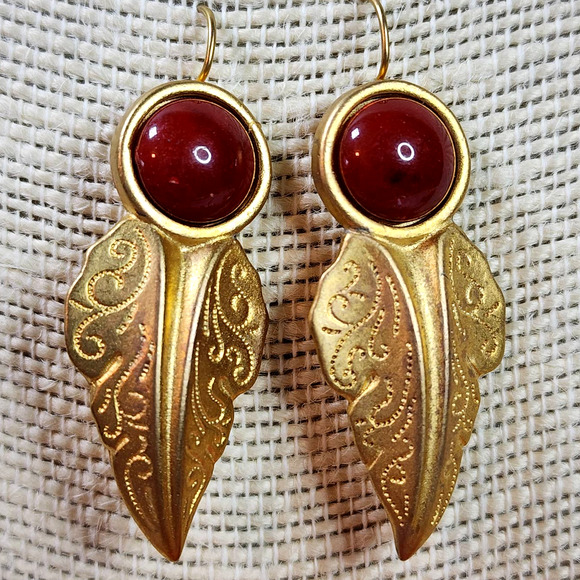 Vintage Art Deco Retro Pierced Earrings Gold tone with Dark Red Simulated Stone - Picture 1 of 4
